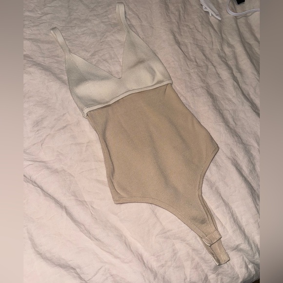 Lulus Trendy Demeanor Ivory And Beige Color Block Sleeveless Bodysuit - Size XS - Picture 4 of 11